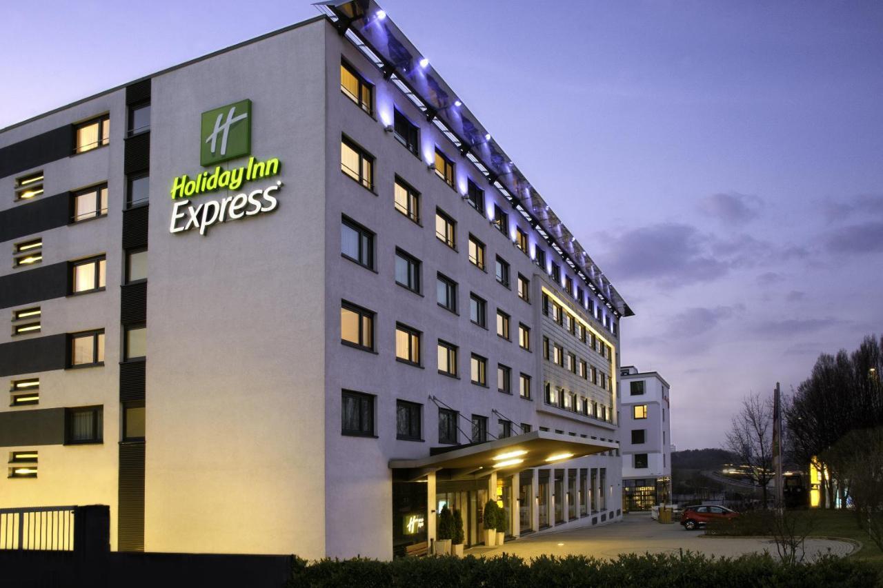 Holiday Inn Express Stuttgart Airport, An Ihg Hotel Leinfelden-Echterdingen Bagian luar foto